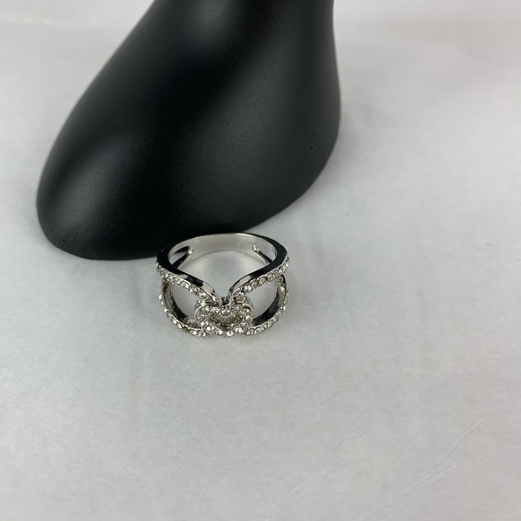 Silver Classic Heart-Shaped Fashion Ring Size 8 - Picture 6 of 6